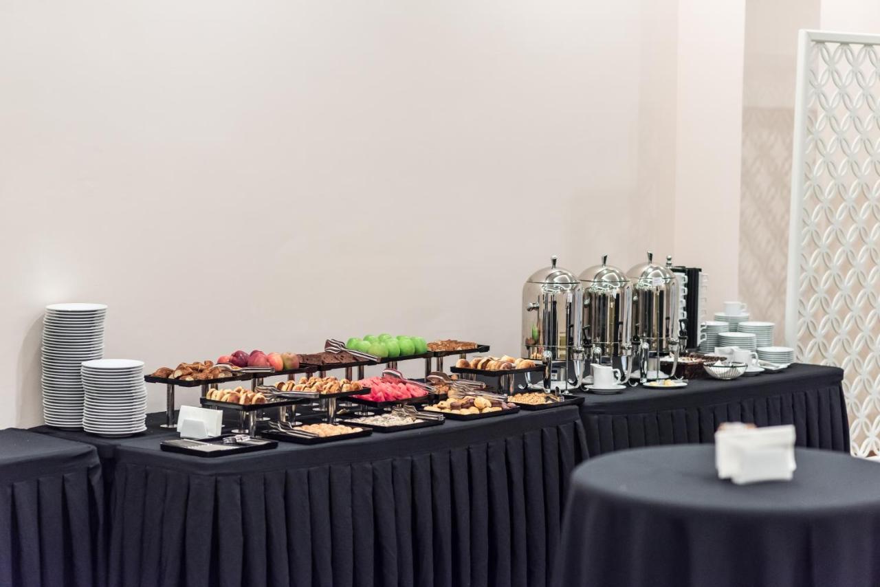 Downtown Ankara Hotel Exterior foto A buffet